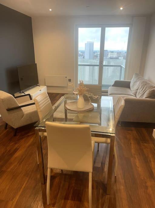 Lovely 2-Bedroom Condo With Balcony Manchester Extérieur photo
