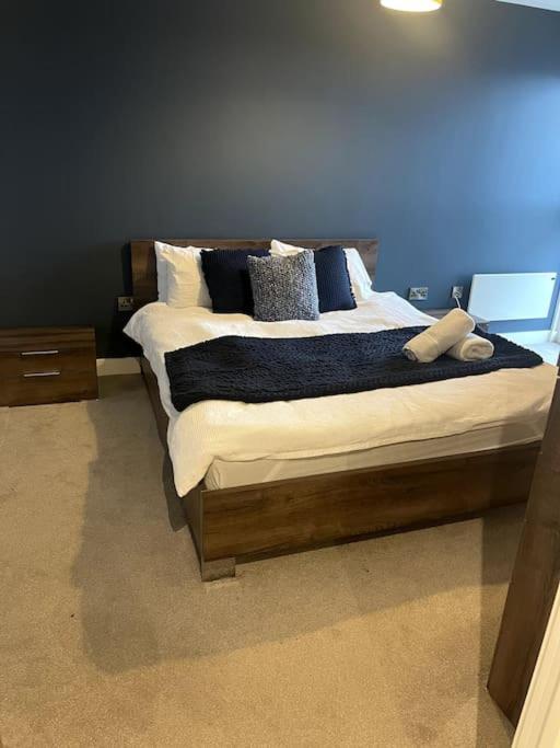 Lovely 2-Bedroom Condo With Balcony Manchester Extérieur photo
