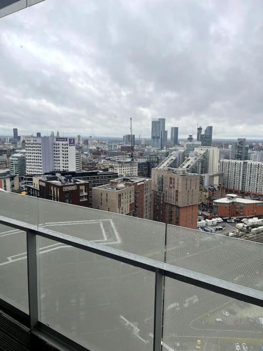 Lovely 2-Bedroom Condo With Balcony Manchester Extérieur photo