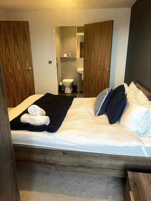 Lovely 2-Bedroom Condo With Balcony Manchester Extérieur photo